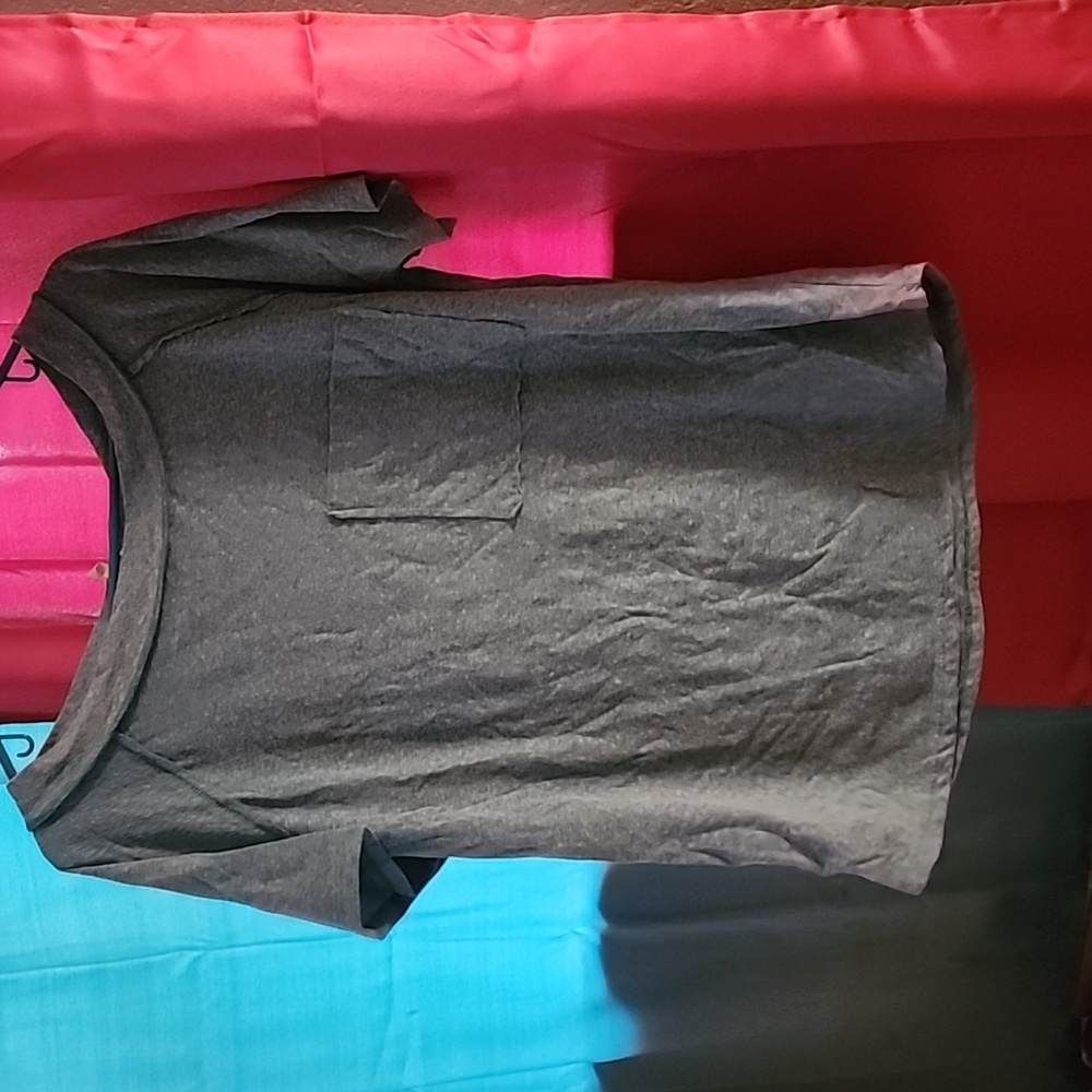 NWOT Short Sleeve baggy shirt - Picture 3 of 5